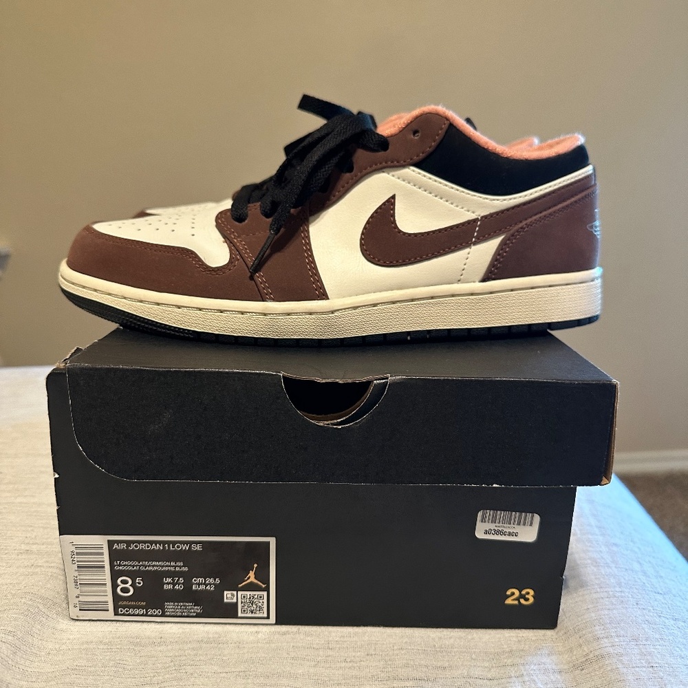 Jordan 1 Low (8.5m)